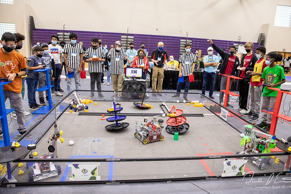 robots in the ring for competition