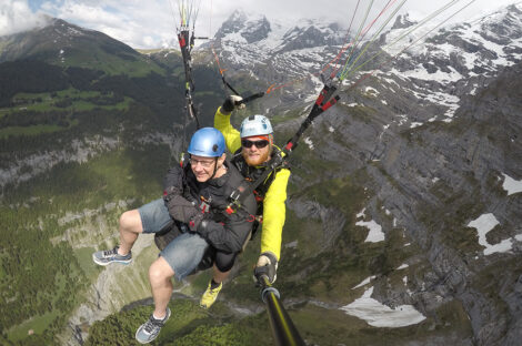 Ian Hiskens paraglides into retirement