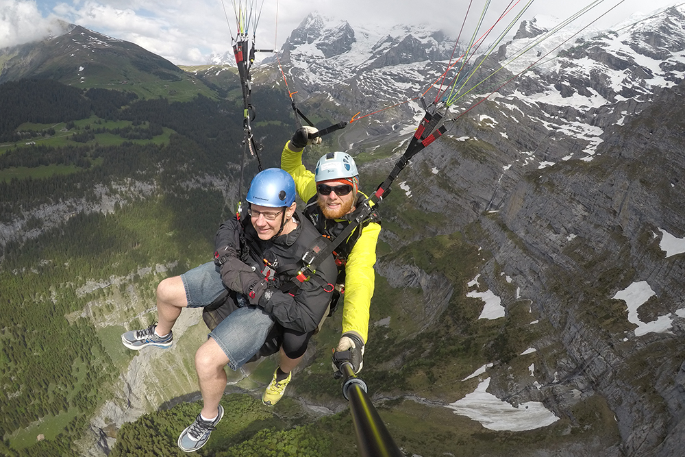 Hiskens tandem paragliding over mountains