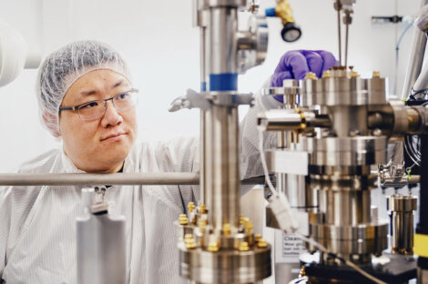 Jiangnan Liu receives SVCF Scholarship to support research in quantum photonics